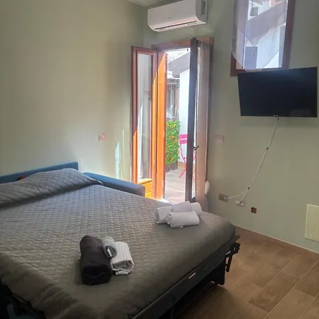 By Michele فيربانيا